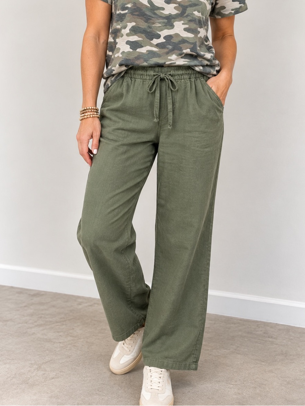 Old Navy Women’s Medium Olive Green Pull-On Pants